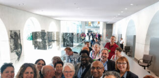 Beiratsmitglieder und Unterstützende bei einem gemeinsamen Besuch im Bundestag in Berlin.