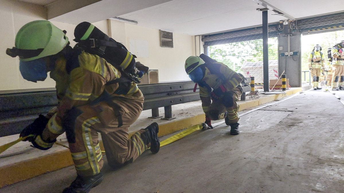 tiefgaragenbrand: feuerwehr langenhagen übt am maritim airport hotel einsatzübung am maritim airport hotel