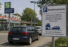 Symbolbild: Informationsveranstaltung zur Prüfung einer Bewohnerparkzone am S-Bahnhof Langenhagen-Pferdemarkt (KI-generiert)