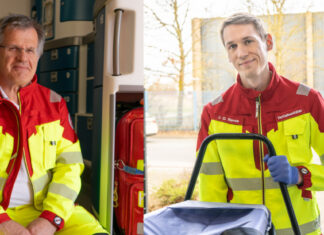 rettungsdienst in langenhagen: zwei generationen, eine gemeinsame mission von links: notfallsanitäter franco mencaccini und notfallsanitäter jens owe reese.