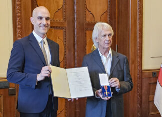 Bundesverdienstkreuz für Joachim Gerhardy aus Hannover Bundesverdienstkreuz für Joachim Gerhardy aus Hannover