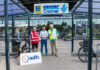 goldenes pedal 2026: adfc zeichnet edeka cramer in langenhagen aus "goldenes pedal 2026" - (vo.li.): reinhard wolf, adfc-tourguide, andré fiolek, marktleiter edeka center cramer, dr. reinhard spörer, sprecher adfc langenhagen.