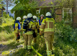 zimmerbrand in leerstehendem gebäude in godshorn gelöscht zimmerbrand in leerstehendem gebäude in godshorn gelöscht