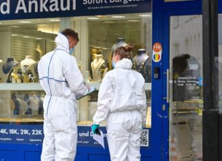 Juwelierüberfall am Goetheplatz: Inhaber angeschossen Juwelierüberfall am Goetheplatz