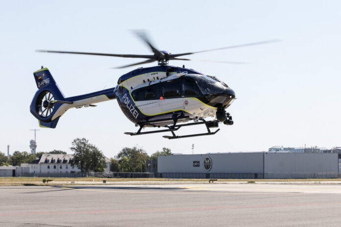 Polizeihubschrauber Übergabe des neuen Polizeihubschraubers H 145 D3 "Phoenix" am Hannover Airport.