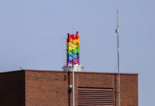 Neue digitale Sirenen oder TETRA-Sirenen. Hier die Regenbogensirene in Langenhagen.