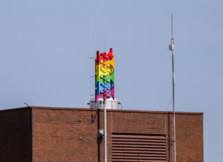 sirenen in langenhagen werden anfang september getestet neue digitale sirenen oder tetra-sirenen. hier die regenbogensirene in langenhagen.