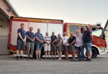 Förderverein für Ortsfeuerwehr Meyenfeld gegründet Gründungsmitglieder des Fördervereins v.l.n.r.: Stlv. Vorstandsvorsitzender Robert Fulsche, Daniel Weber, Vorstandsvorsitzender Holger Leister, Schriftführer Marco Schlichenmaier, Schatzmeister Kai Moog, Sonja Jansen, Heiner Göhns, Sascha Mauruschat, Dieter Pfeiffer und Maximilian Jansen.