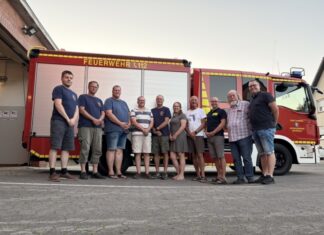 förderverein für ortsfeuerwehr meyenfeld gegründet gründungsmitglieder des fördervereins v.l.n.r.: stlv. vorstandsvorsitzender robert fulsche, daniel weber, vorstandsvorsitzender holger leister, schriftführer marco schlichenmaier, schatzmeister kai moog, sonja jansen, heiner göhns, sascha mauruschat, dieter pfeiffer und maximilian jansen.