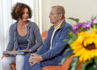 Malteser Hannover suchen Ehrenamtliche für Hospizarbeit Hospitzarbeit - Sterbende Menschen zu begleiten kann herausfordernd sein.