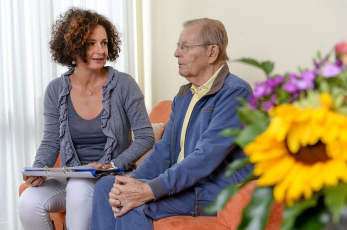 Hospizarbeit Hospitzarbeit - Sterbende Menschen zu begleiten kann herausfordernd sein.