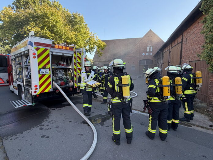 Feuerwehr übt Menschenrettung in Kolenfeld