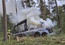 Brennender Harvester fordert Einsatz der Feuerwehr Wedemark