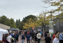 flohmarkt kaltenweide: hervorragende stimmung trotz regenschauer