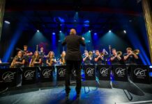 Die Big Band der Käthe-Kollwitz-Schule unter der Leitung von Michael Thiemann (Copyright: Arne Gehrmann)