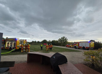 Dichter Rauch bei Laseroptik: Feuerwehren trainieren den Ernstfall Zugübung bei Laseroptik in Frielingen