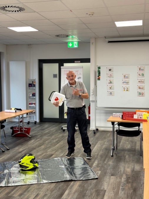 jobwechsel nach 34 jahren: vom speditionskaufmann zum erste-hilfe-trainer