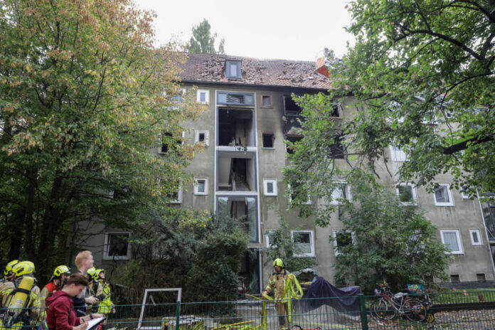 Explosion in Mehrfamilienhaus in Hannover-Ricklingen. Explosion in Mehrfamilienhaus in Hannover-Ricklingen.
