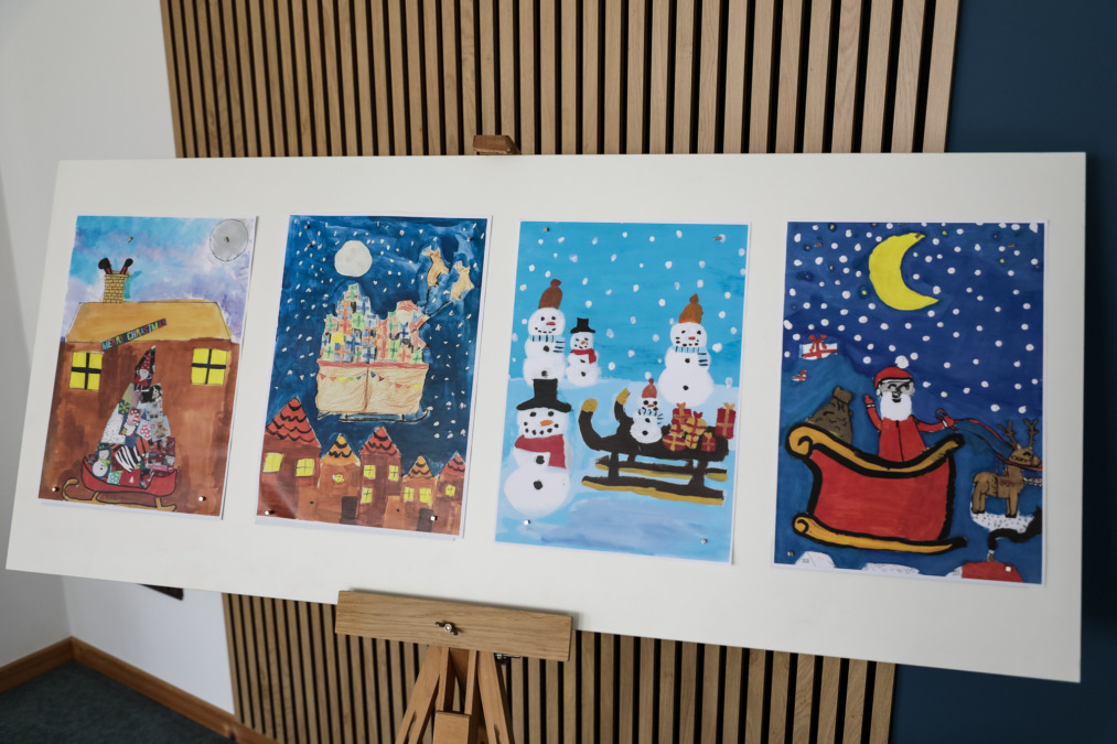 lions-adventskalender 2026: 212 gewinne für langenhagen lions adventskalender 2026. vorstellung der siegerbilder (vo.li.): 4. platz: nele kolberg, 3. platz: sofia mairena karambela, 1. platz: medeea gombos, 2. platz: marina meibert rodriguez.