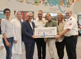 spendenübergabe des run4respect 2026