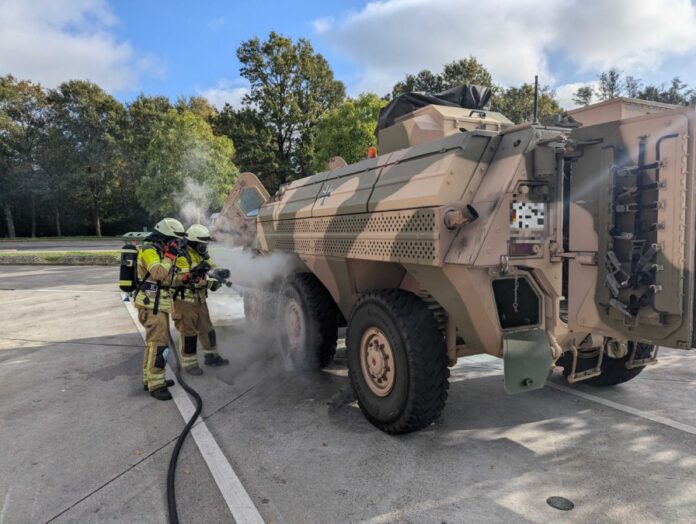 Rauch an Bundeswehrpanzer: Feuerwehreinsatz auf der A352