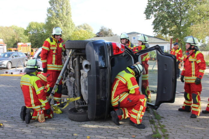 Ausbildungsveranstaltung der Stadtfeuerwehr Garbsen zum Thema Technische Hilfeleistung